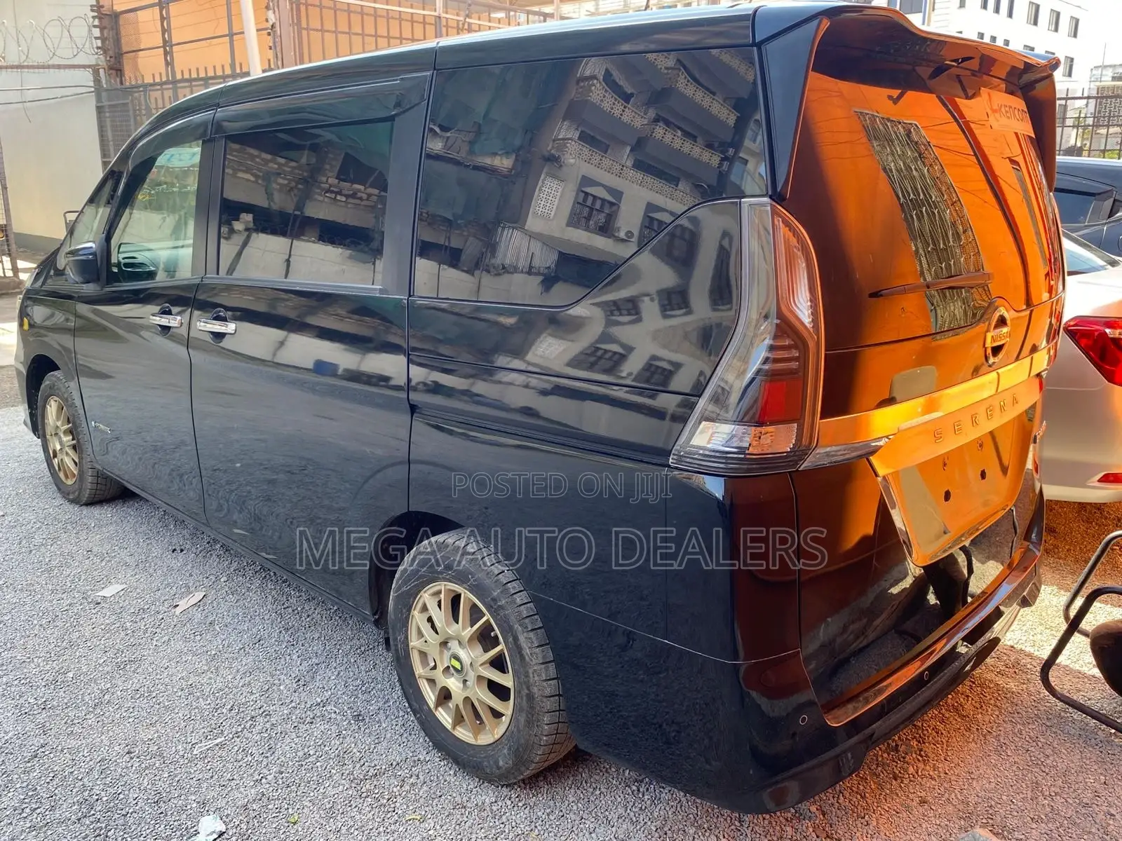 Nissan Serena 2018 Black