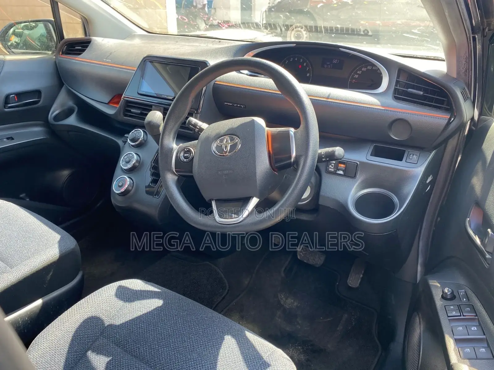 Toyota Sienta 2018 Black