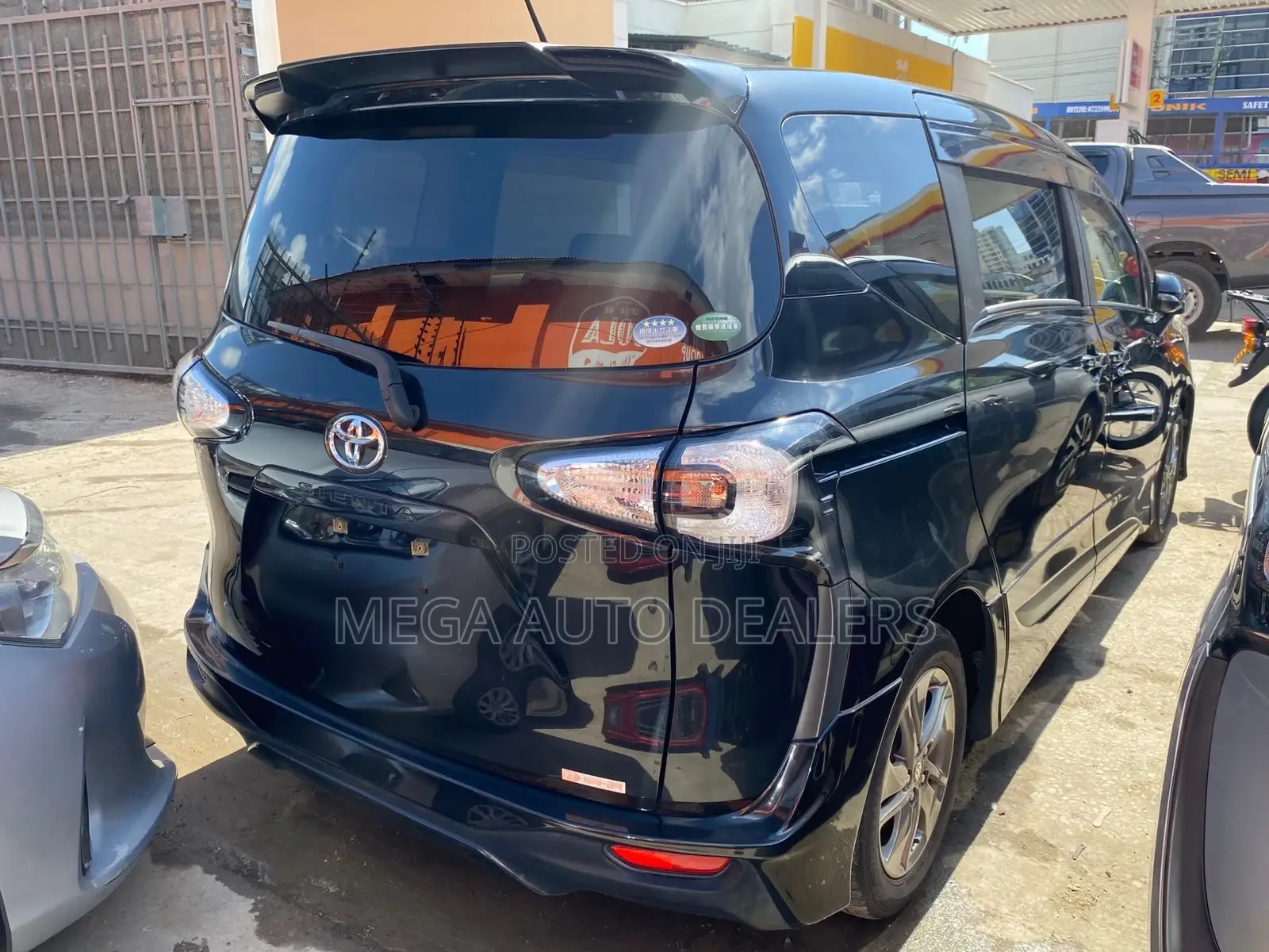 Toyota Sienta 2018 Black