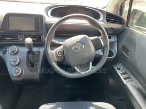 Toyota Sienta 2018 Black