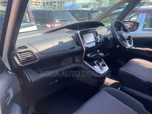 Nissan Serena 2018 White