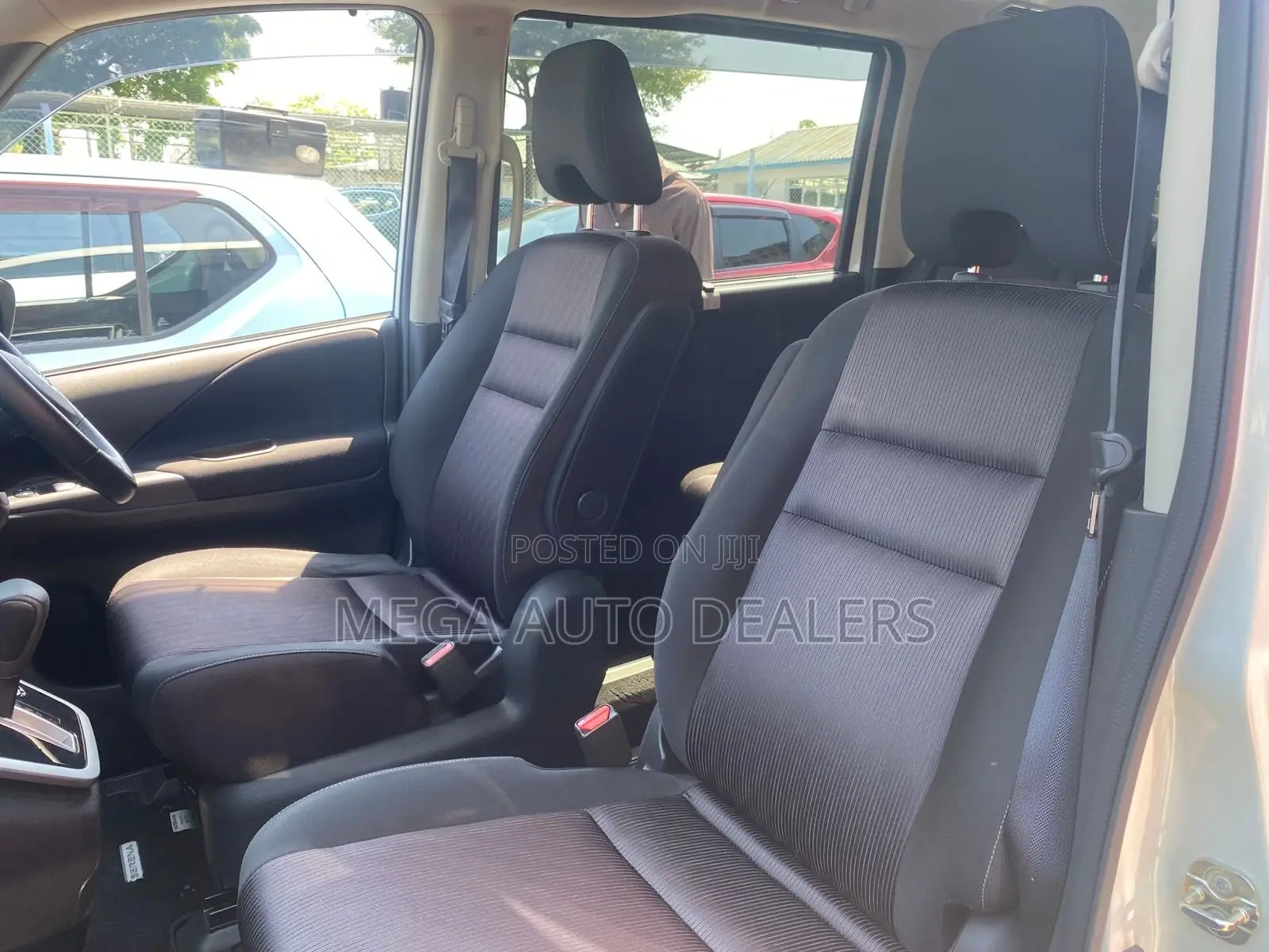 Nissan Serena 2018 White