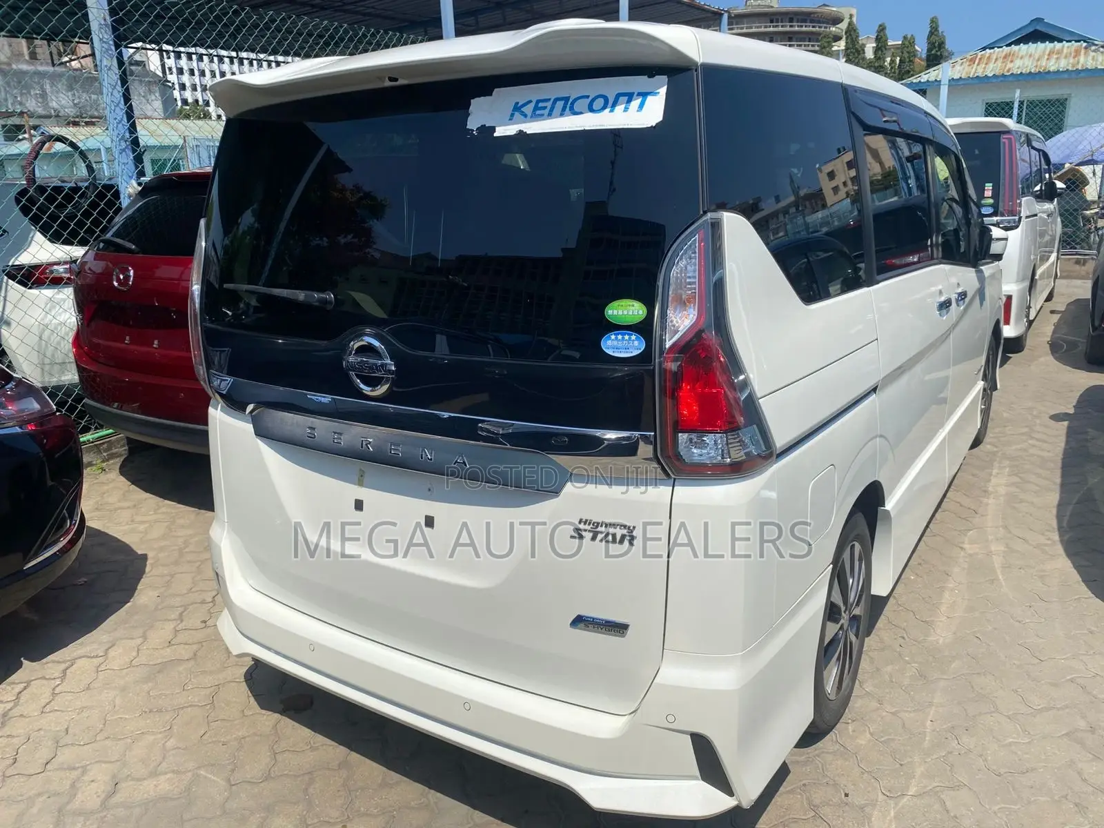 Nissan Serena 2018 White