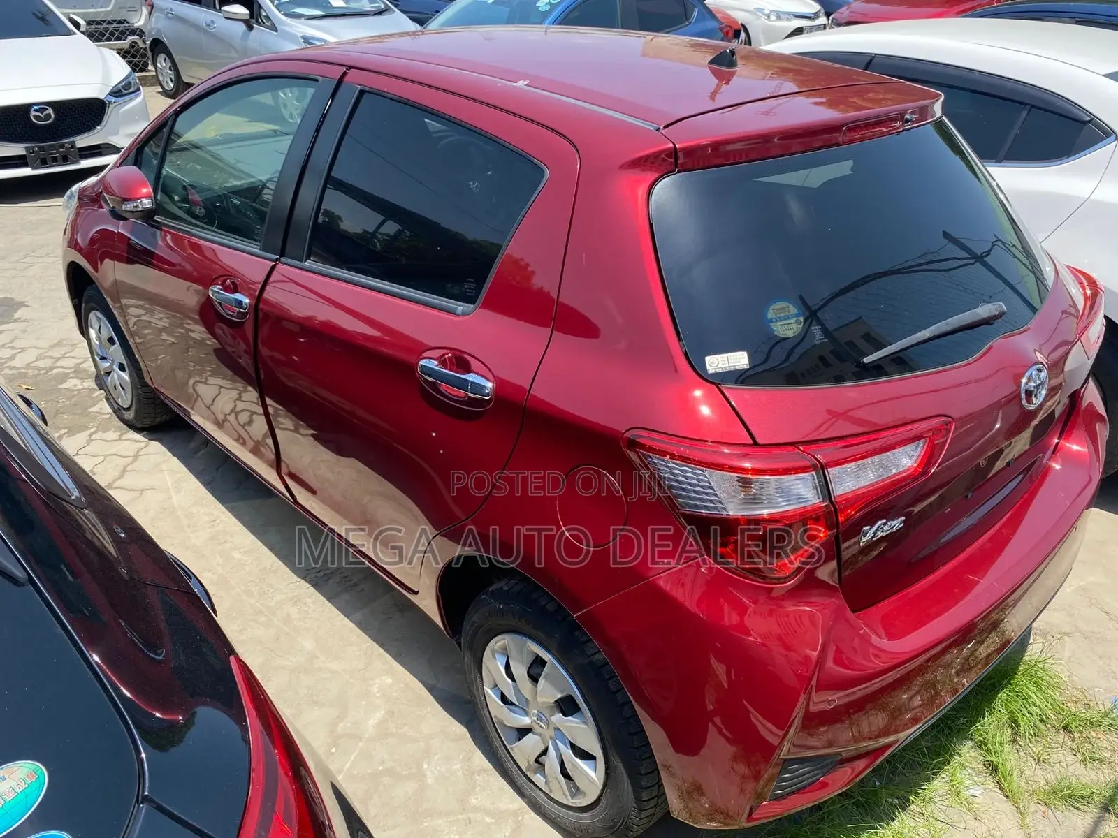 Toyota Vitz 2018 Red