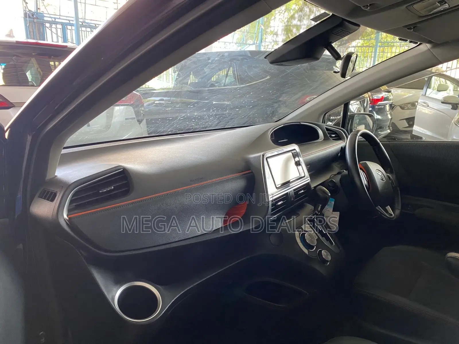 Toyota Sienta 2018