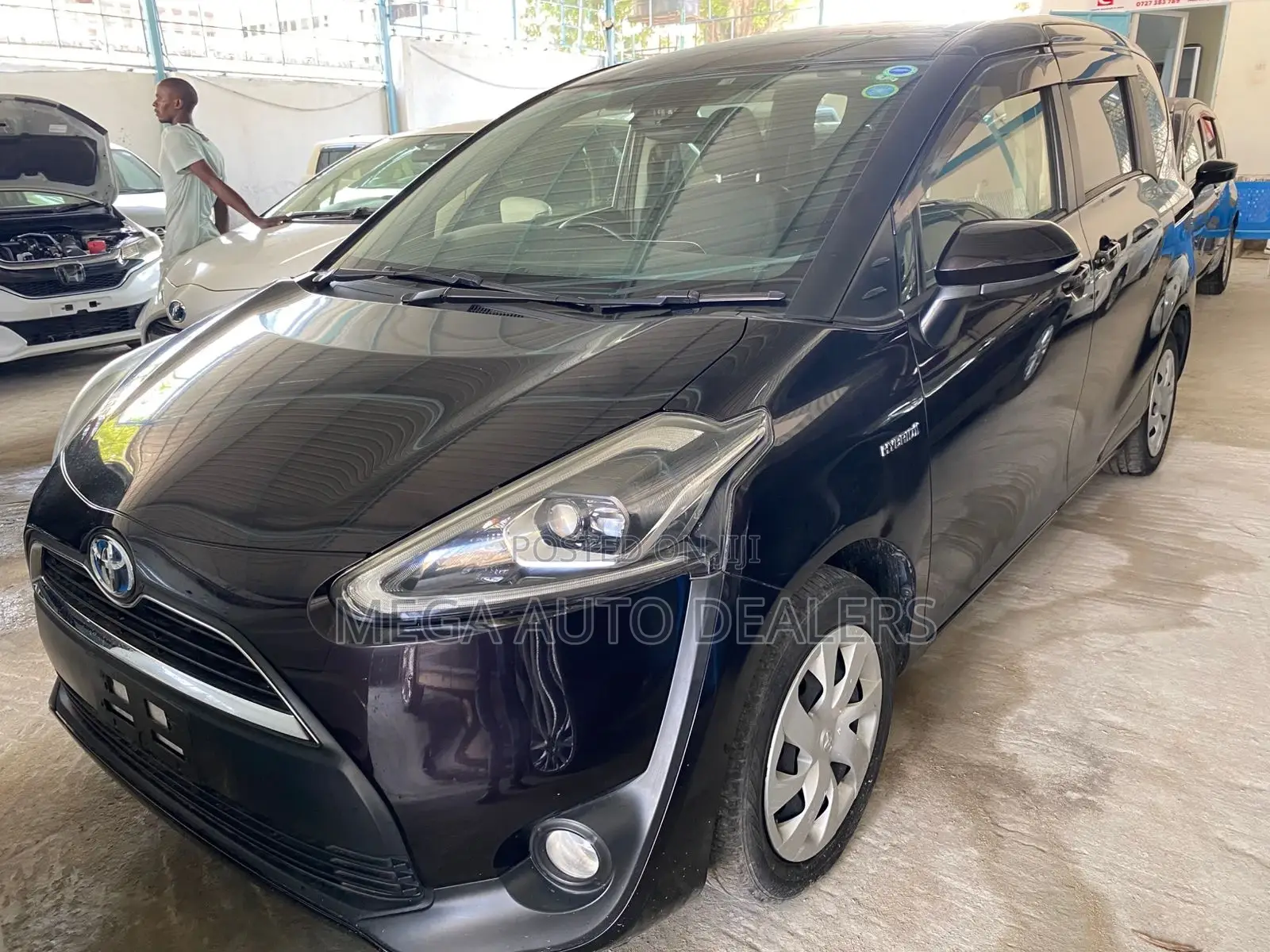Toyota Sienta 2018