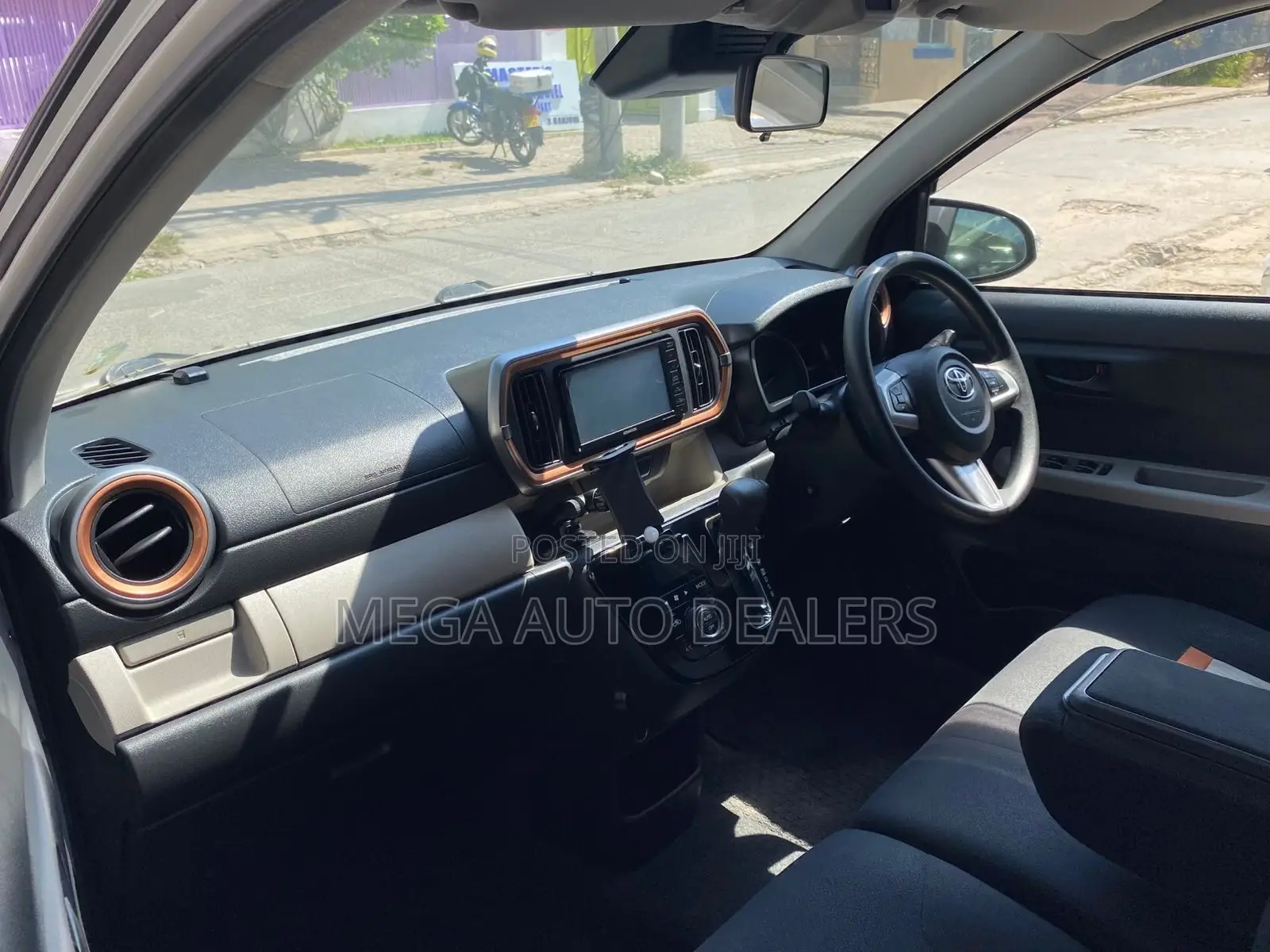 Toyota Passo 2018 White