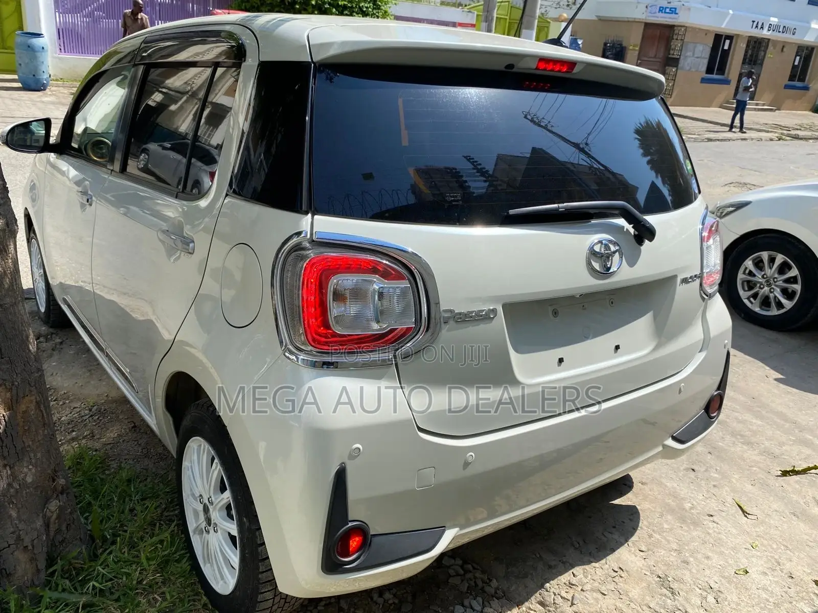 Toyota Passo 2018 White