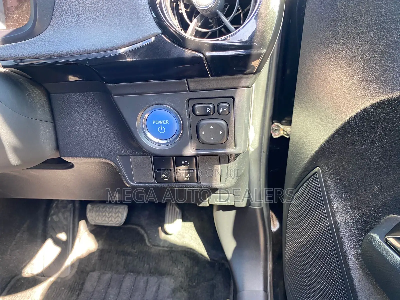 Toyota Corolla Fielder 2018 Blue