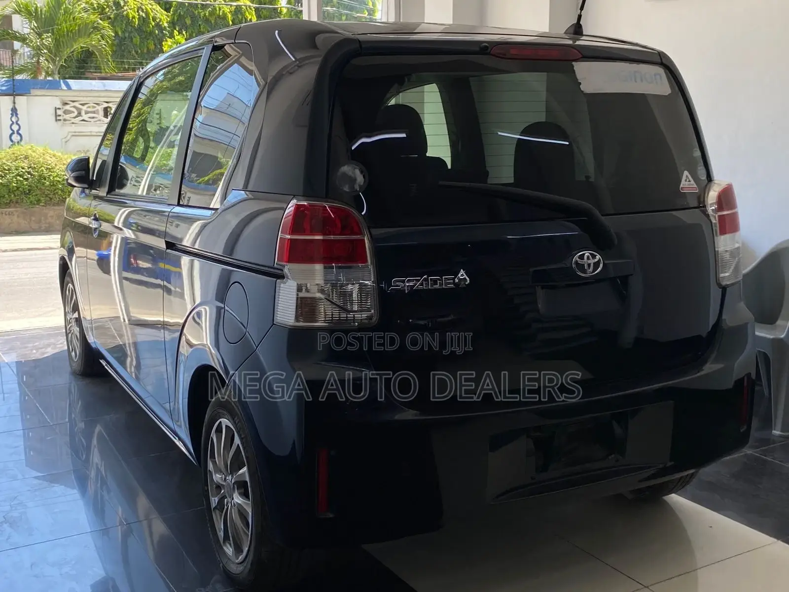 Toyota Spade 2018 Blue