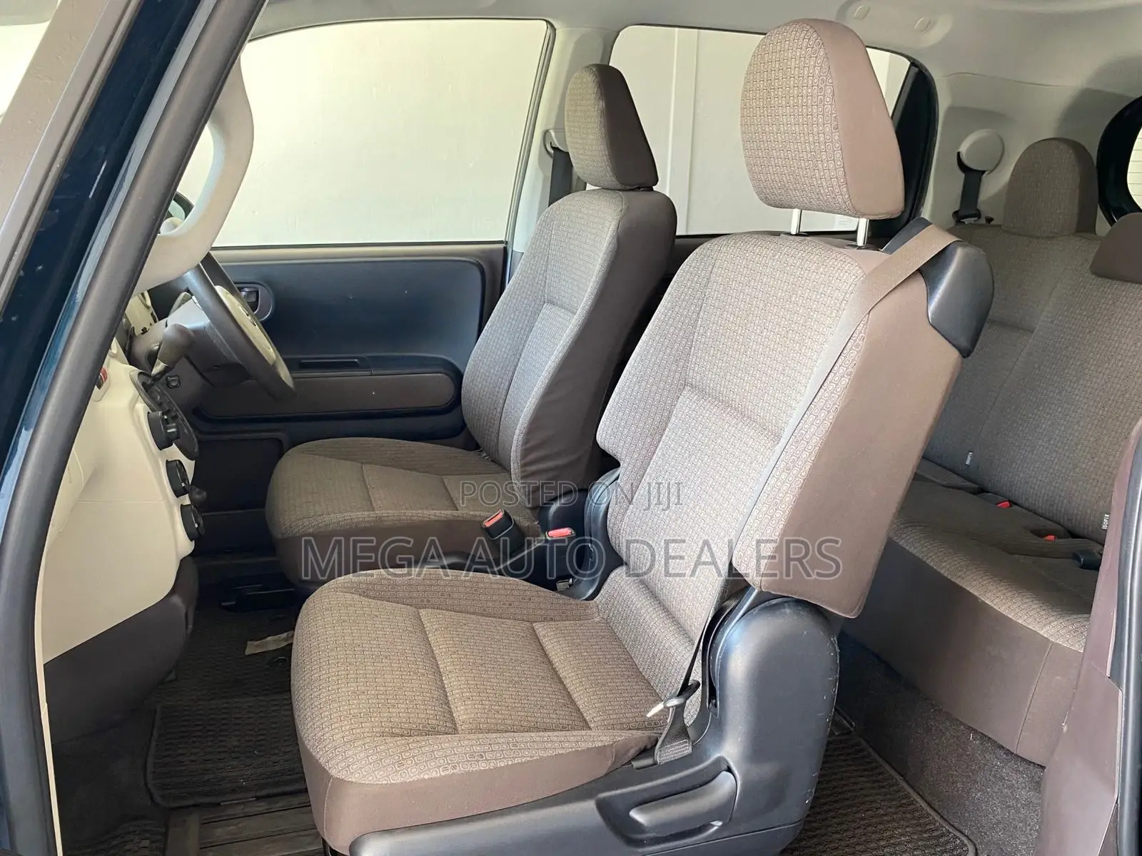 Toyota Spade 2018 Blue
