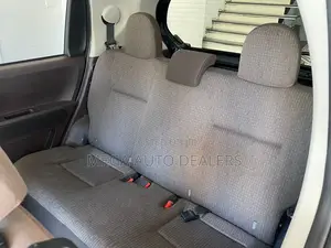 Toyota Spade 2018 Blue