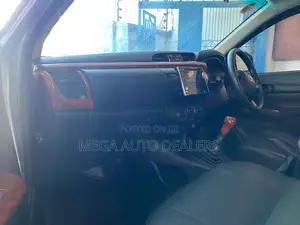 Toyota Hilux 2018 Silver