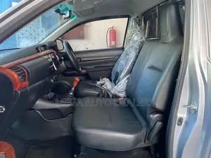Toyota Hilux 2018 Silver