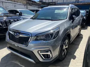 Subaru Forester 2019 Gray