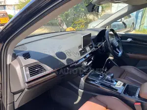 Audi Q5 2018 Black