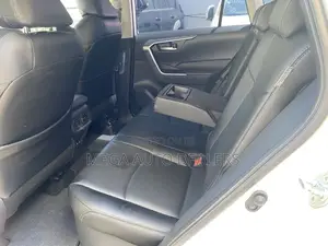 Toyota RAV4 2019 White
