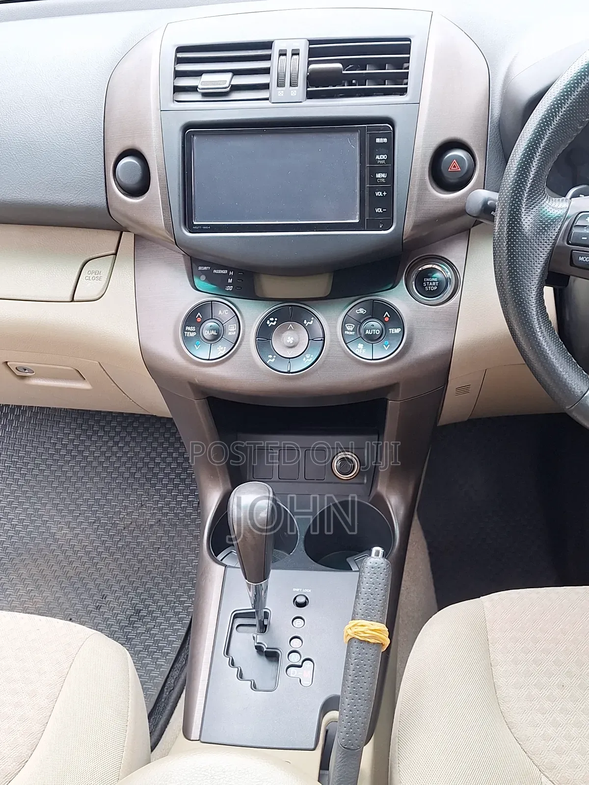 Toyota Vanguard 2012 Gray