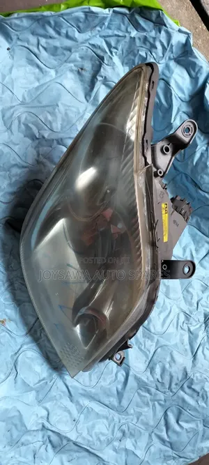 Toyota Ist 2002 Xenon Headlights