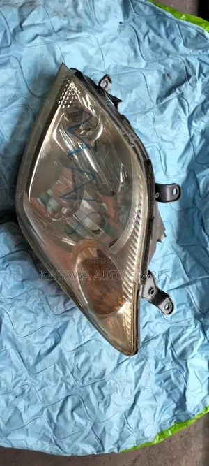 Toyota Ist 2002 Non Xenon Headlight