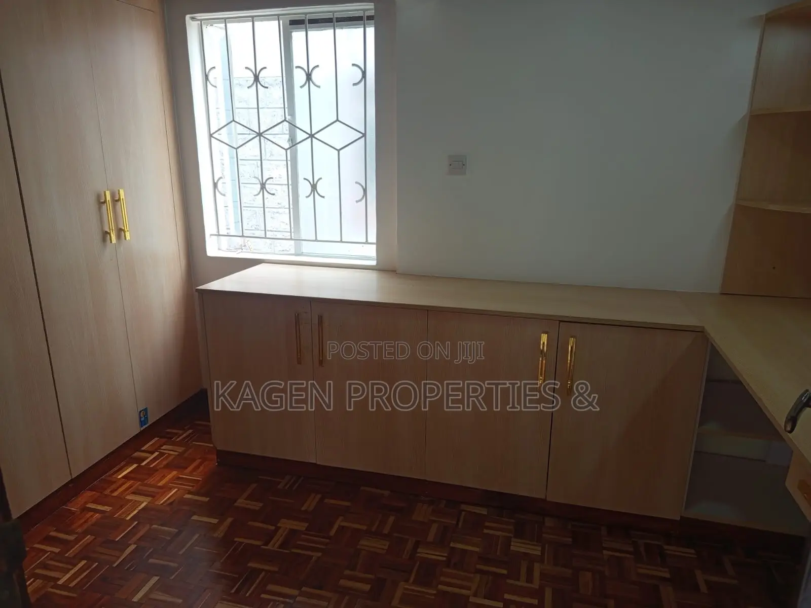 4bdrm Maisonette in Lavington for sale