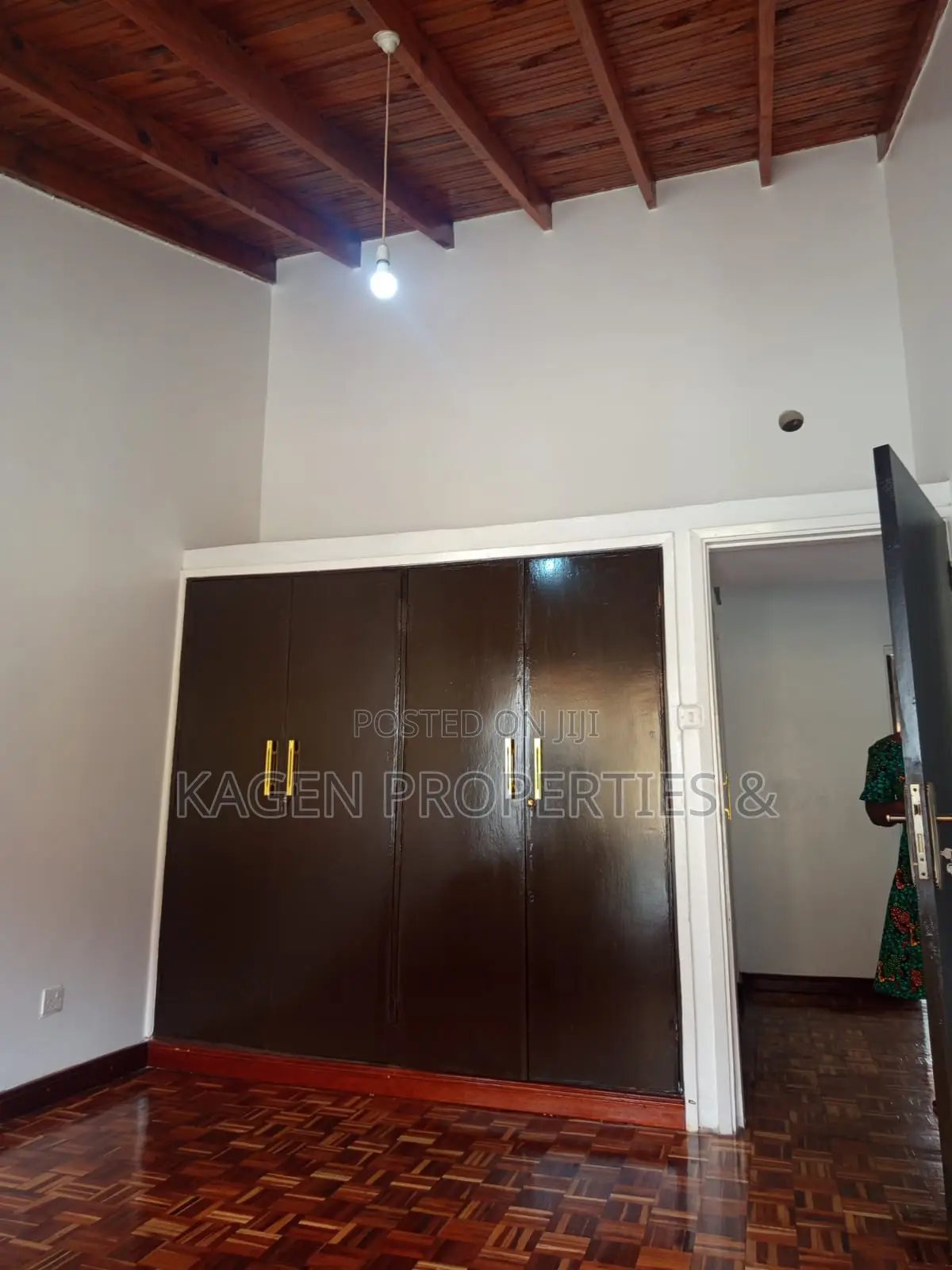 4bdrm Maisonette in Lavington for sale