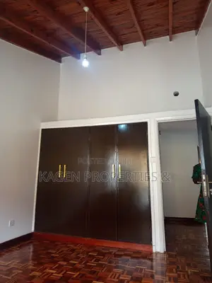 4bdrm Maisonette in Lavington for sale