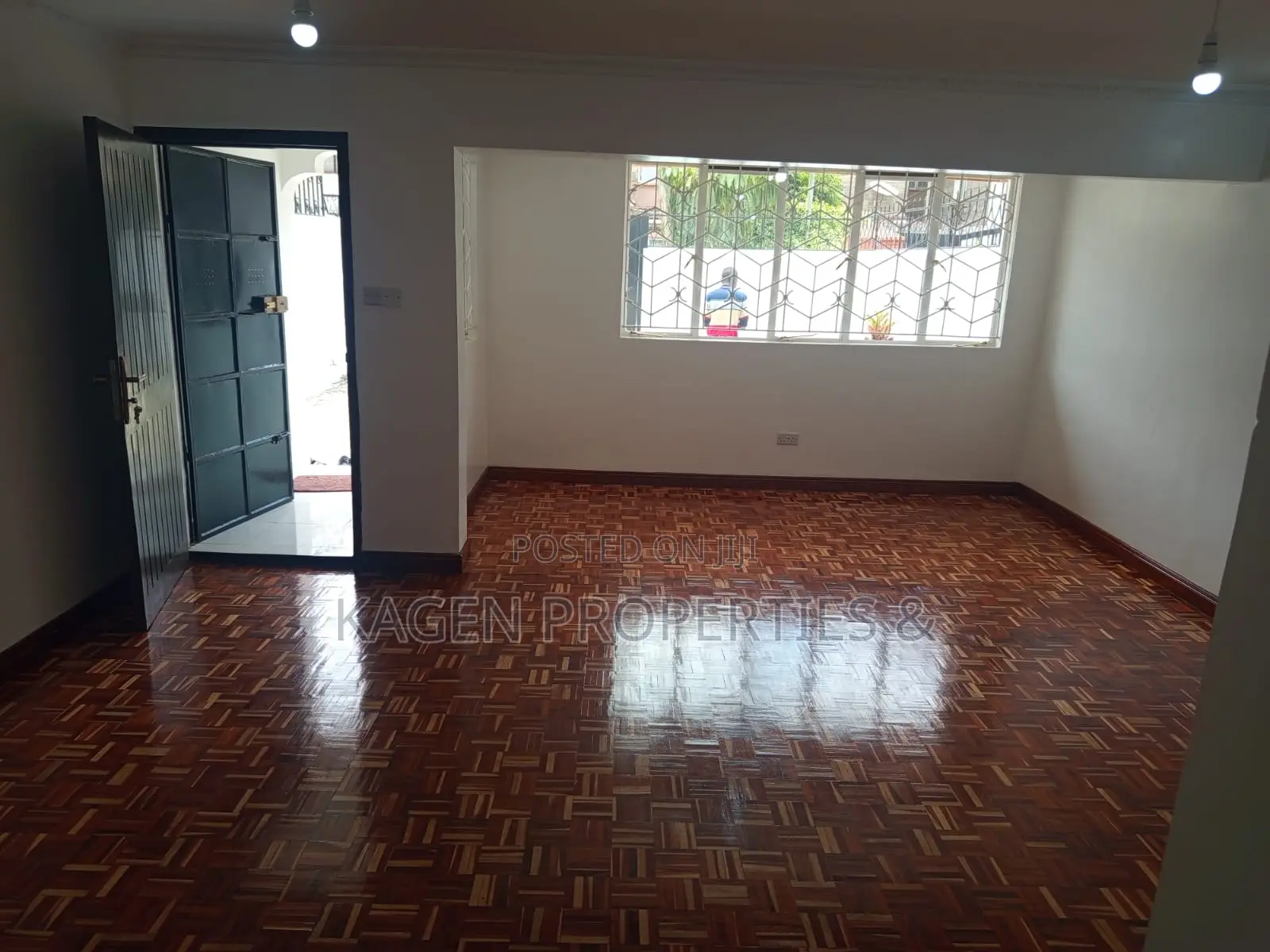 4bdrm Maisonette in Lavington for sale