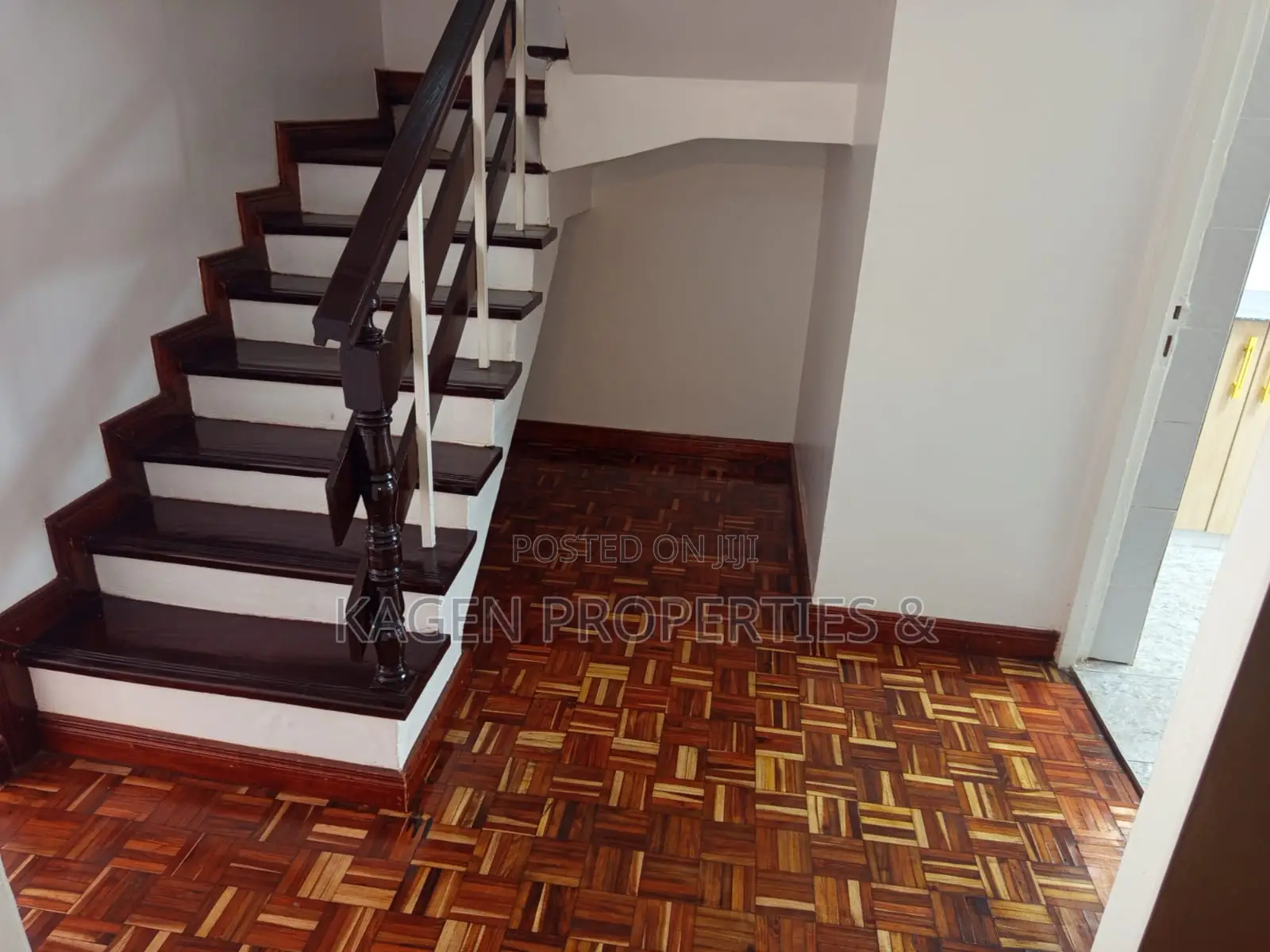 4bdrm Maisonette in Lavington for sale