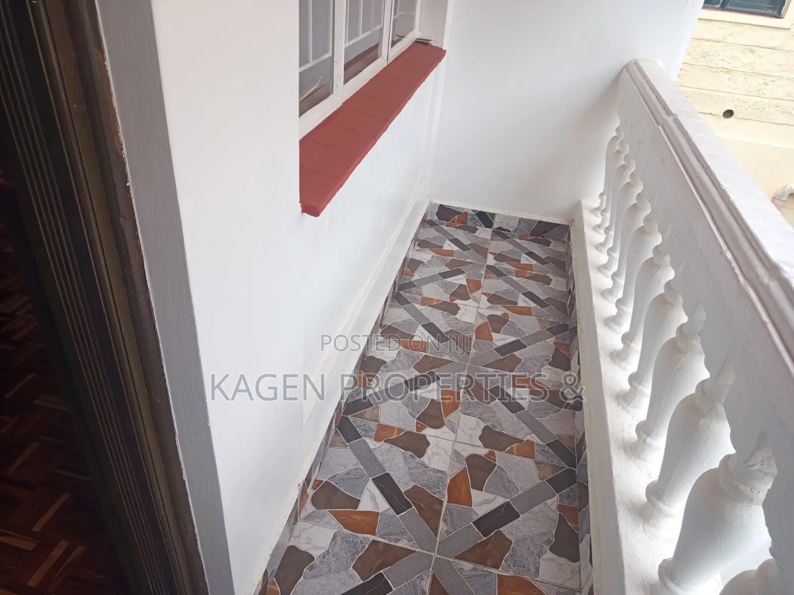 4bdrm Maisonette in Lavington for sale