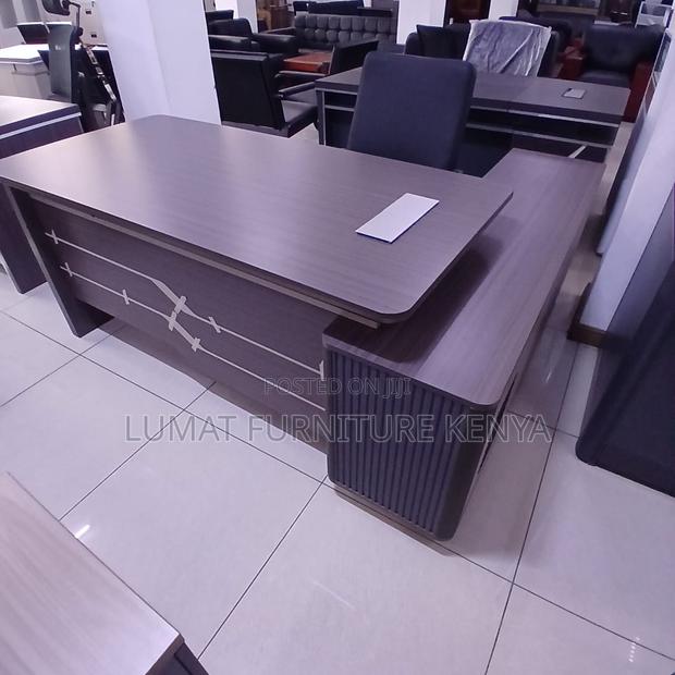 Professional Office Desk - thumbnail 7