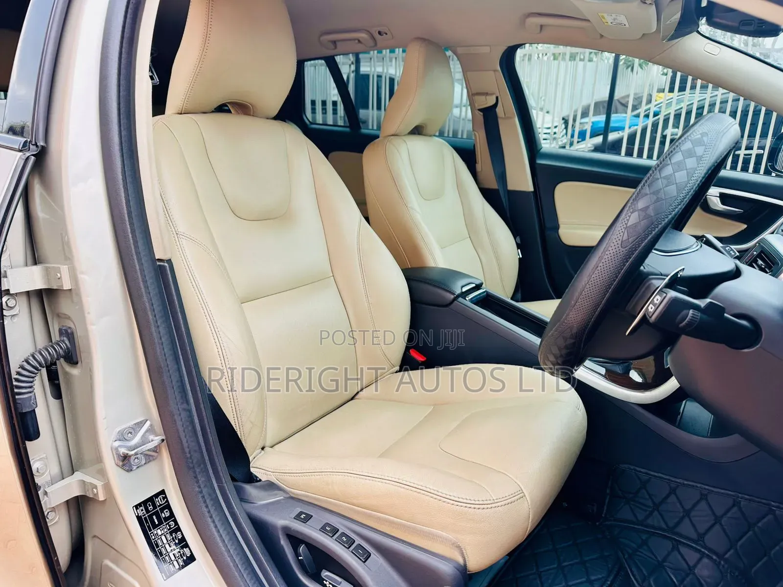 Volvo V60 Cross Country 2017