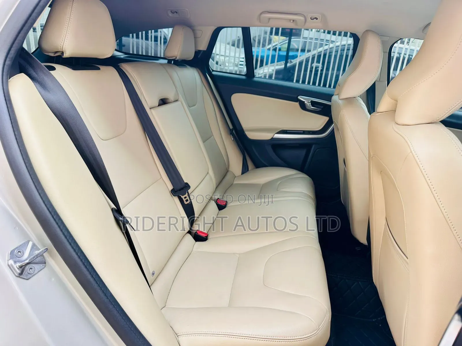 Volvo V60 Cross Country 2017