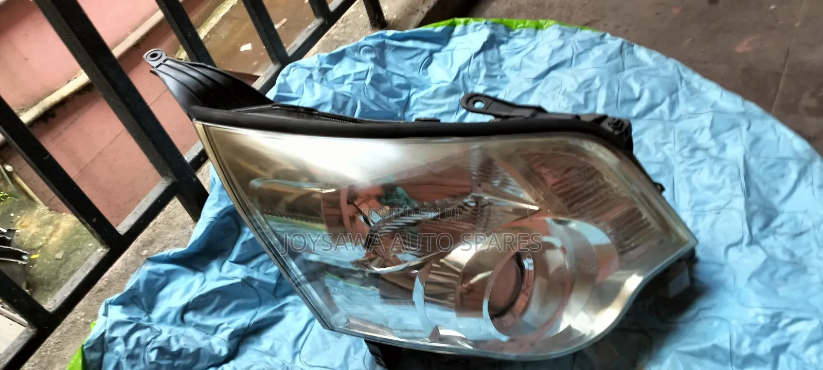 Noah 2012 Xenon Headlight