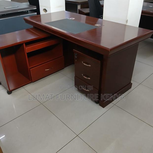 Manager’S Table - thumbnail 2