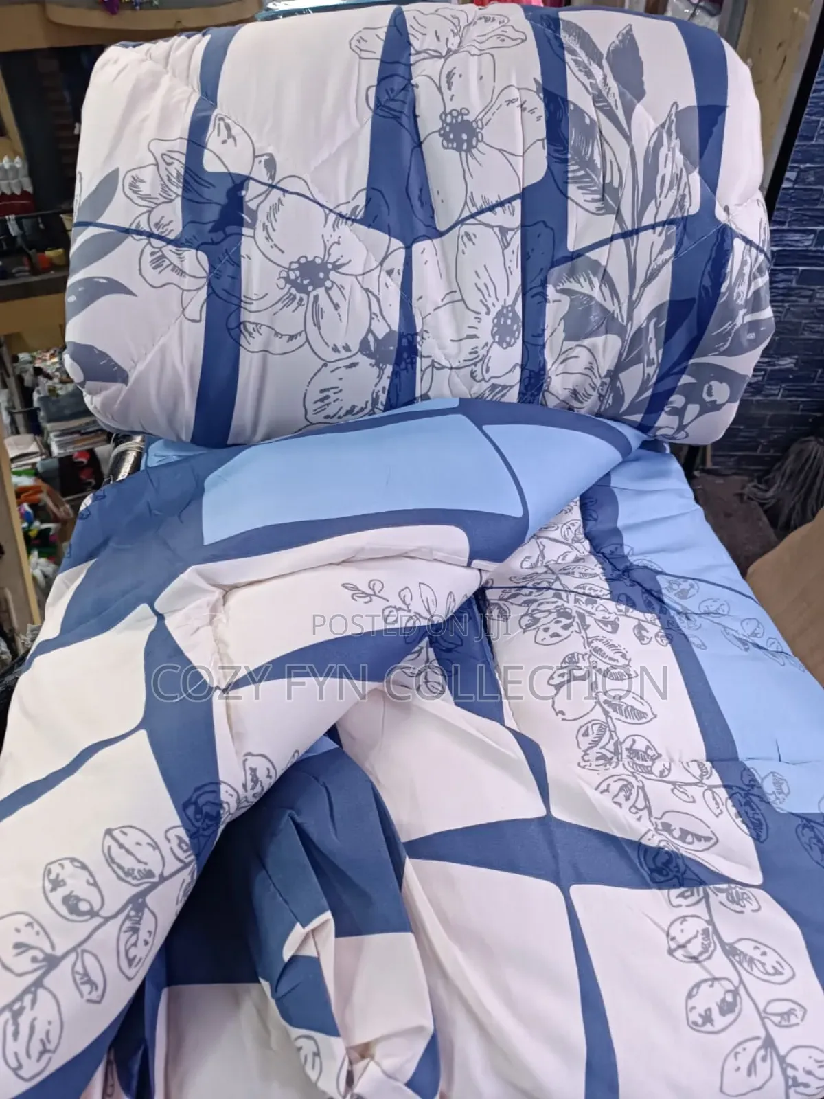 Duvet Set With Bedsheet N Pillowcases