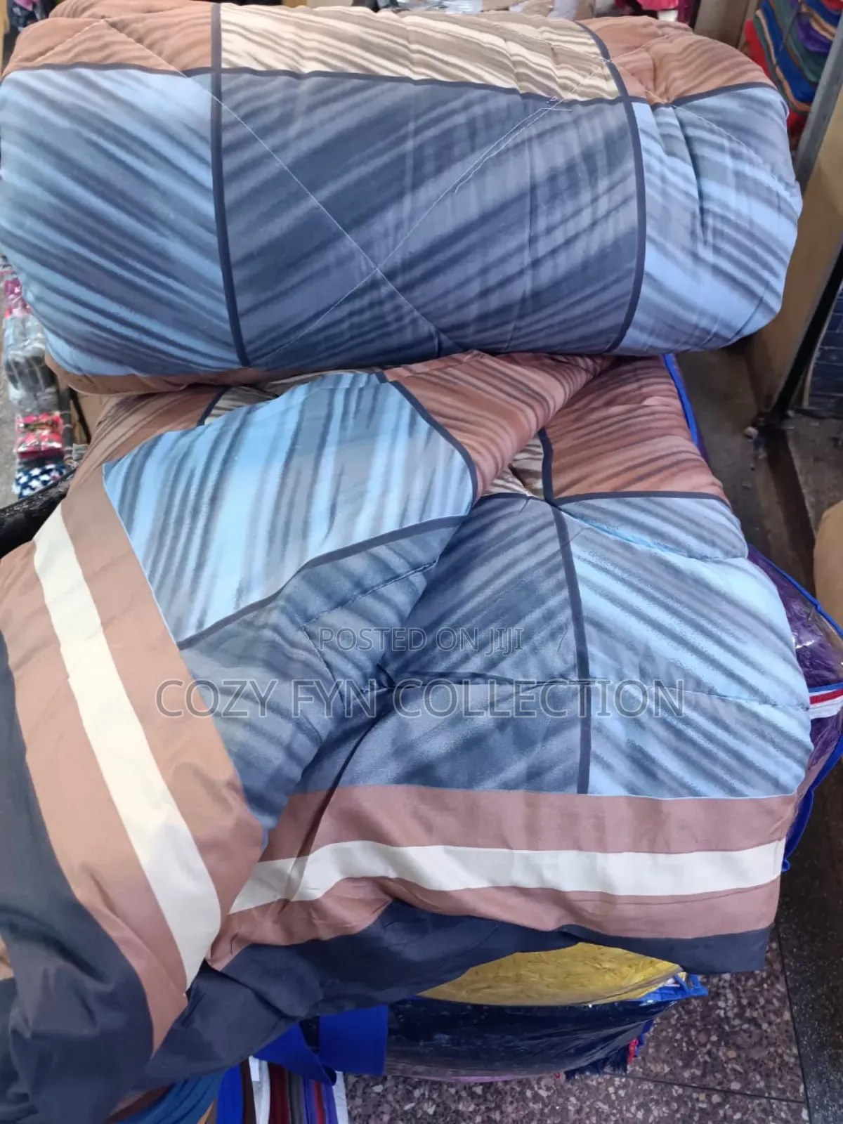 Duvet Set With Bedsheet N Pillowcases