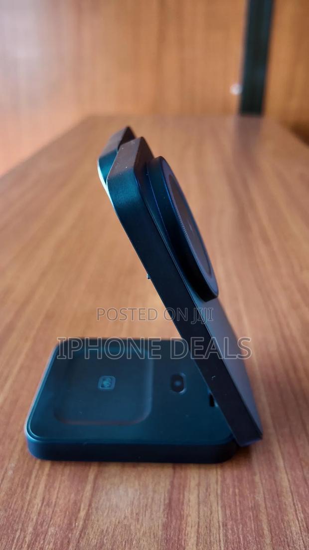 3 in 1 Foldable Magnetic Wireless Charger - thumbnail 3
