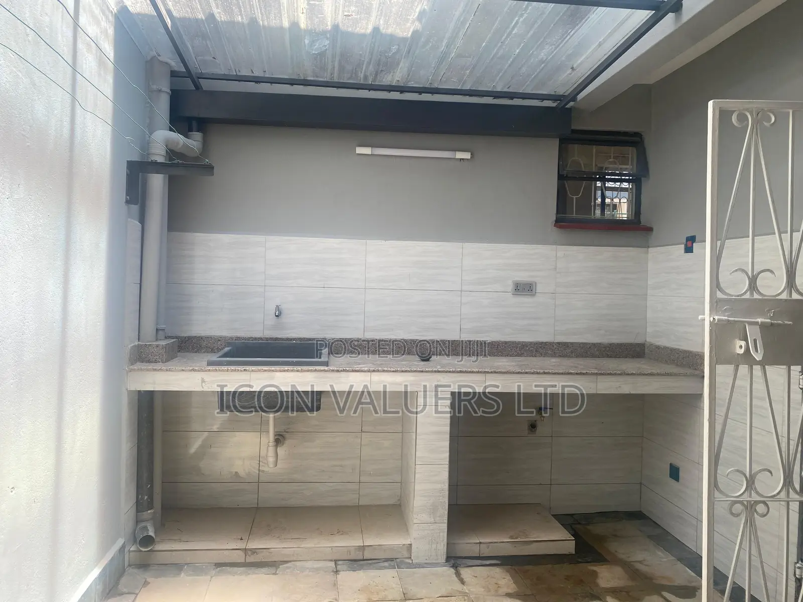 4bdrm Maisonette in Lantana Court, Raphta Road Area for rent