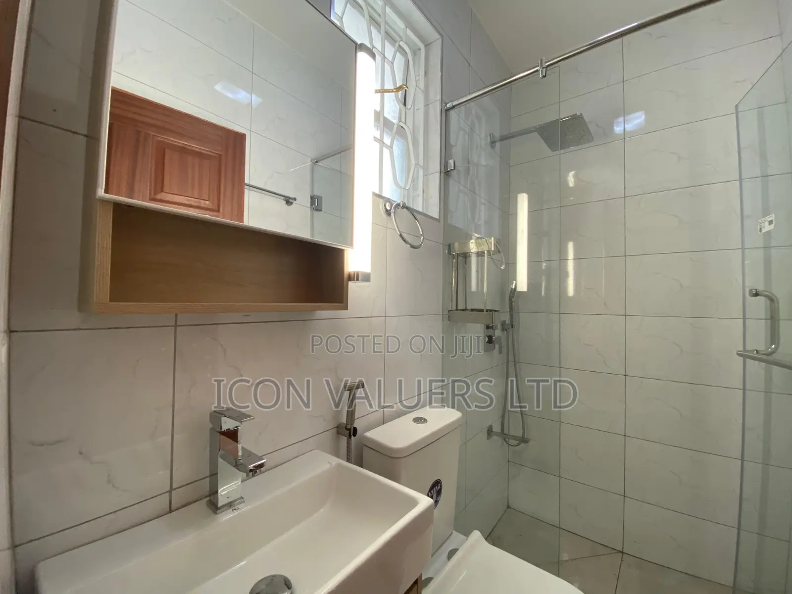 4bdrm Maisonette in Lantana Court, Raphta Road Area for rent