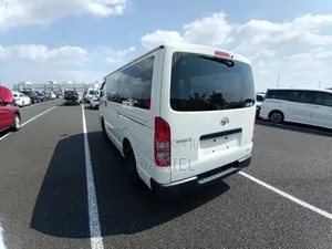 Toyota HiAce 2018 White