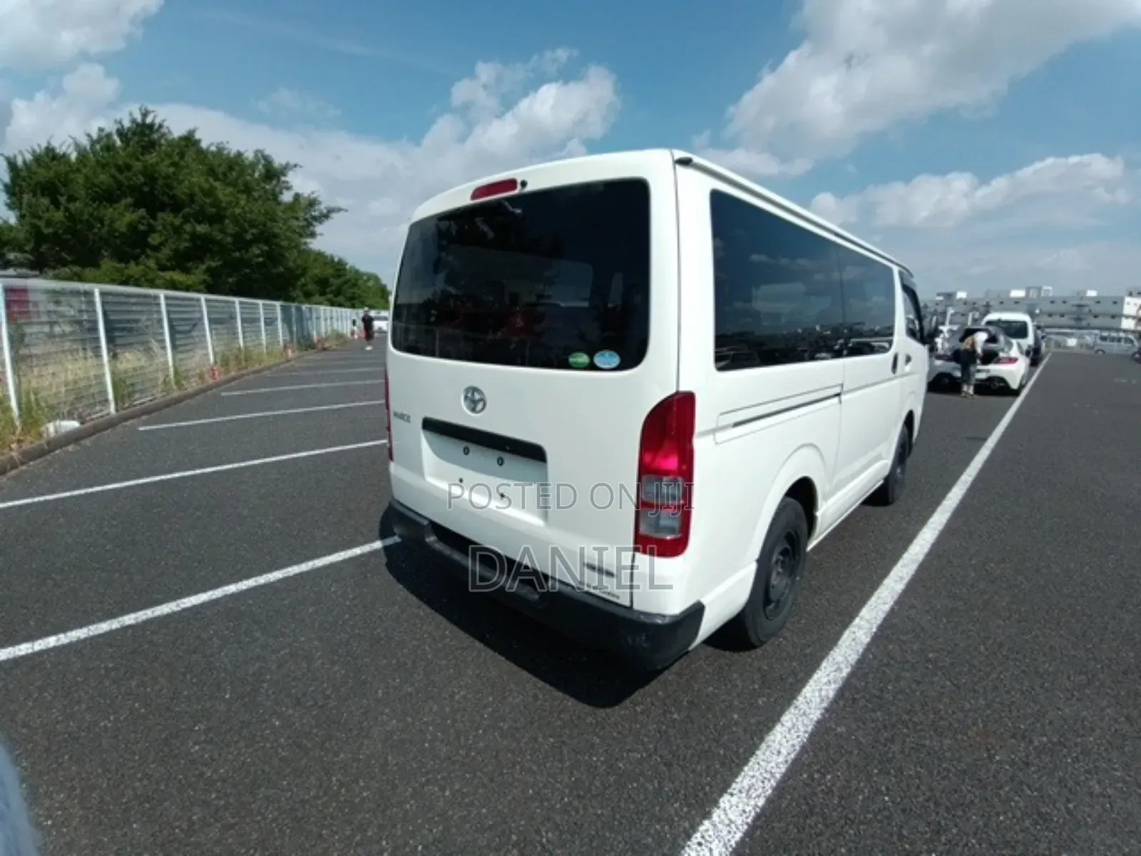 Toyota HiAce 2018 White