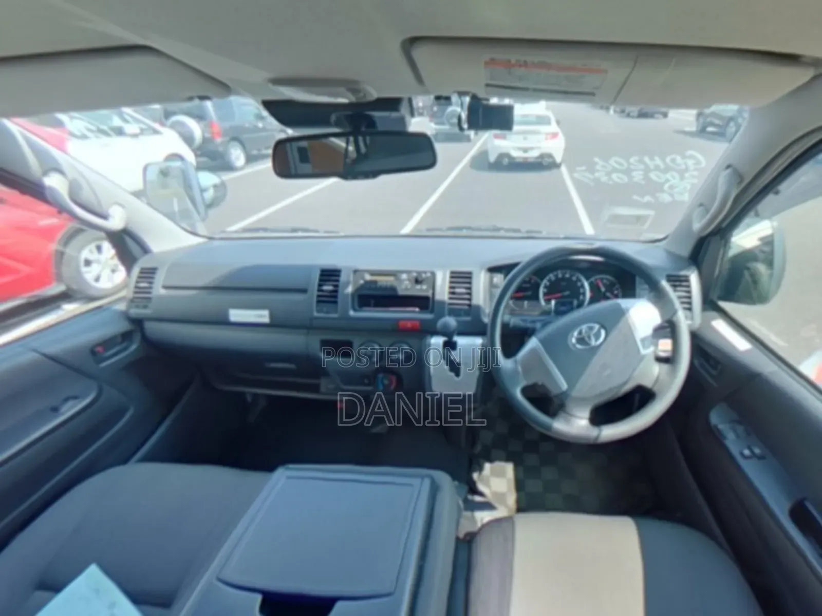Toyota HiAce 2018 White