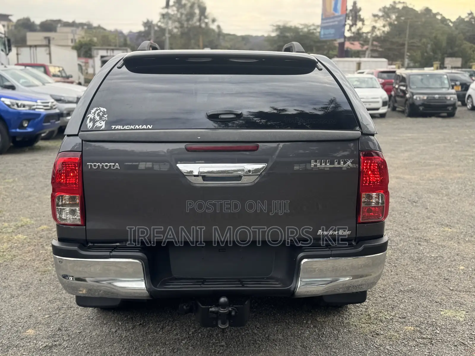 Toyota Hilux Rugged X 4x4 2018 Gray