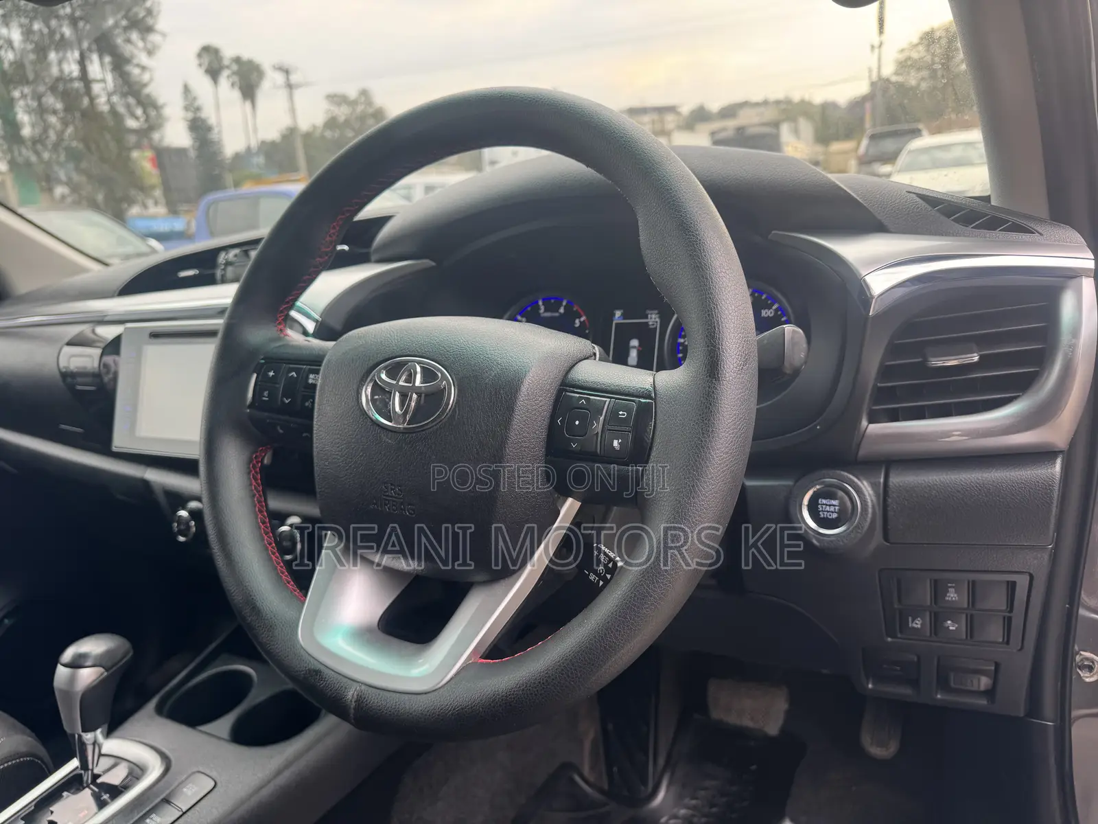 Toyota Hilux Rugged X 4x4 2018 Gray