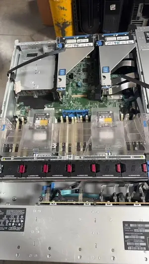 Server HP ProLiant DL380 Gen10 32GB Intel Xeon HDD+SSD 3T