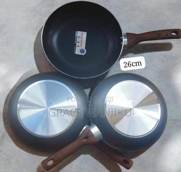 Black Concave Frying Pan - main view