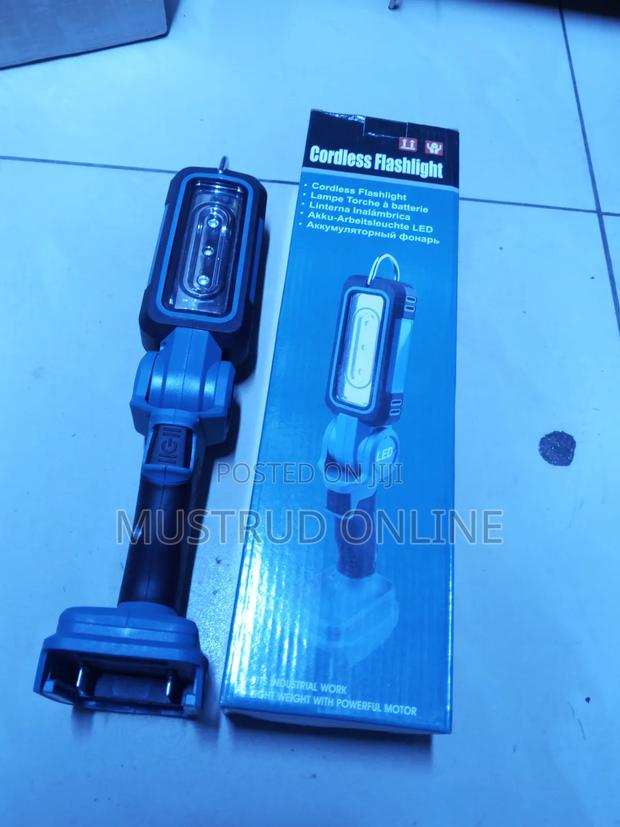 Cordless Led Flashlight - thumbnail 2