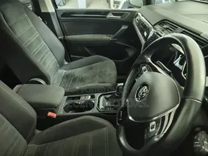 Volkswagen Touran 2018 Blue