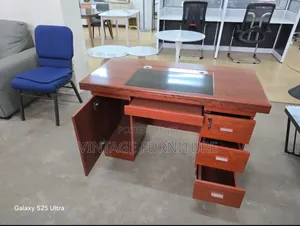 Executive Office Table Zephyr